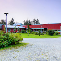 Österhankmon leirikeskus Iso punainen puurakennus