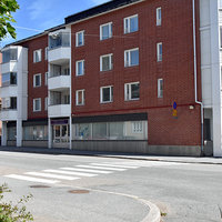 Hietalahden seurakuntakoti Kolmikerroksinen tiilinen kerrostalo.