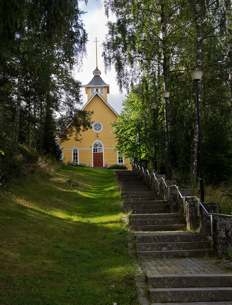 Avaa kuva isommaksi Sundomin kirkko