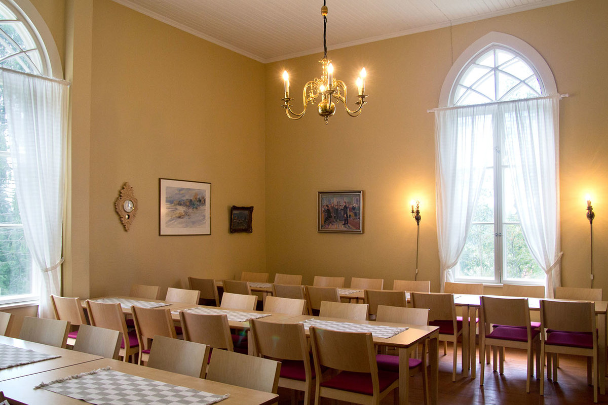 Avaa kuva isommaksi Sundomin kirkon tarjoiluhuone