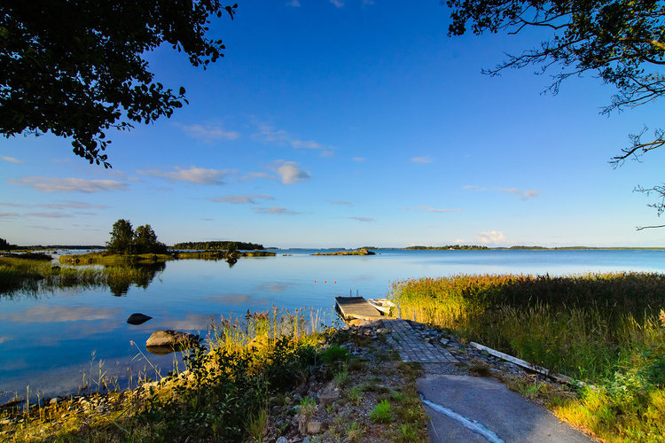 Avaa kuva isommaksi Alskathemmetin leirikeskuksen ranta